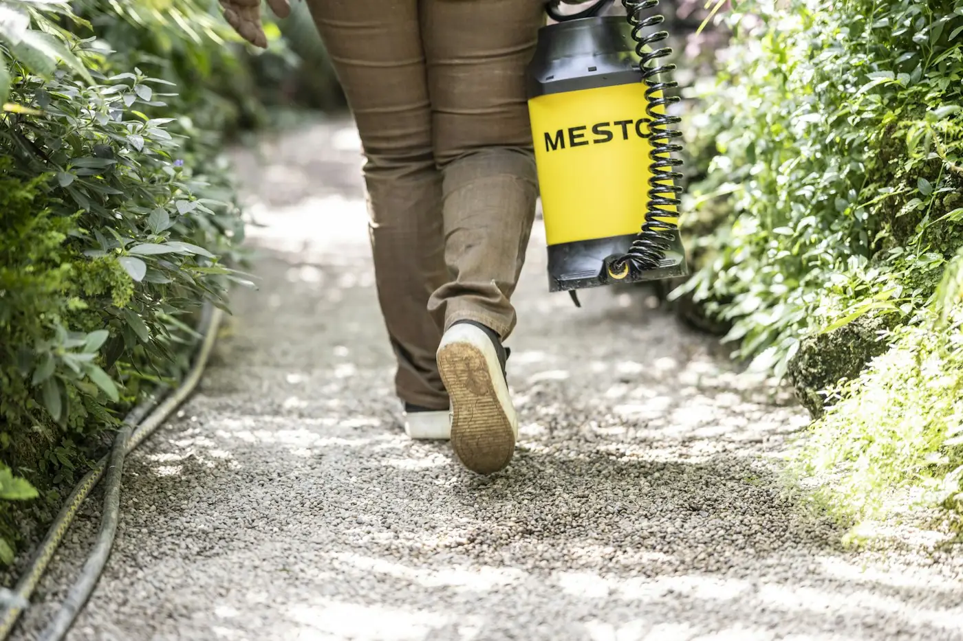 Pulvérisateur professionnel utilisé pour un traitement extérieur